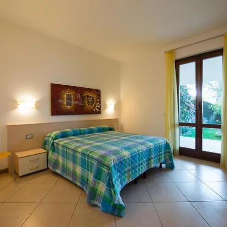 Apartmentsgarda - Canevini Residence Hotel apartamentowy Torri Del Benaco