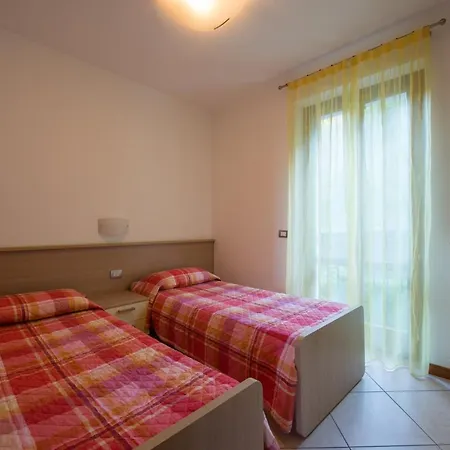 Apartmentsgarda - Canevini Residence Hotel apartamentowy Torri Del Benaco