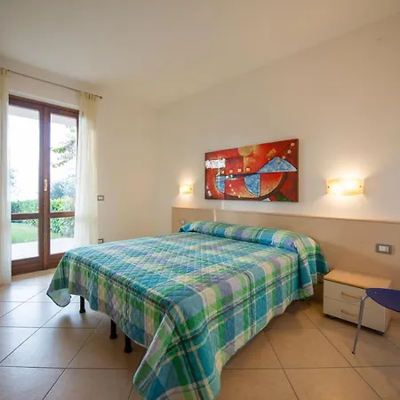 Hotel apartamentowy Apartmentsgarda - Canevini Residence Torri Del Benaco