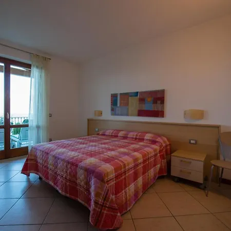 Apartmentsgarda - Canevini Residence *